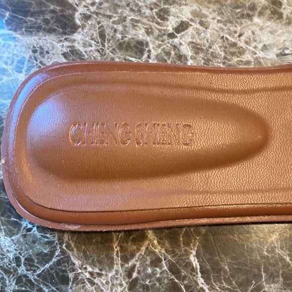 Sandals - Picture 3 of 4